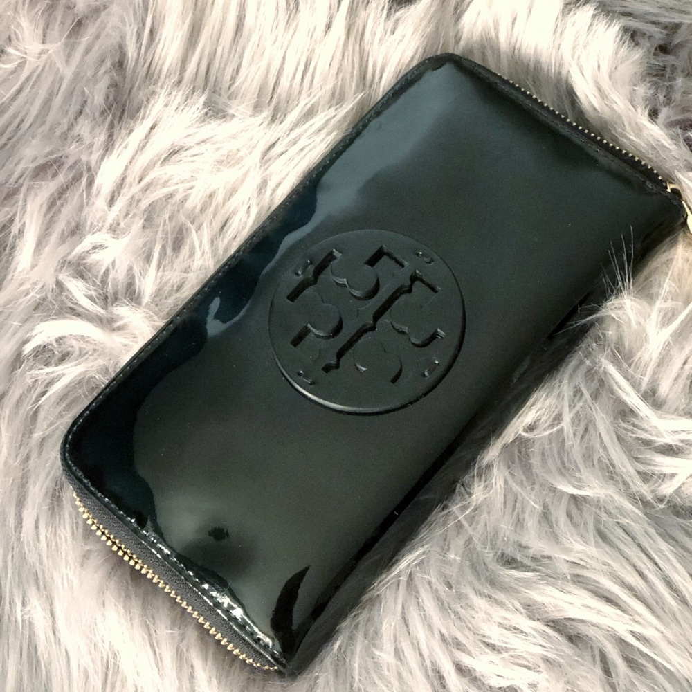 ✨TORY BURCH patent leather wallet